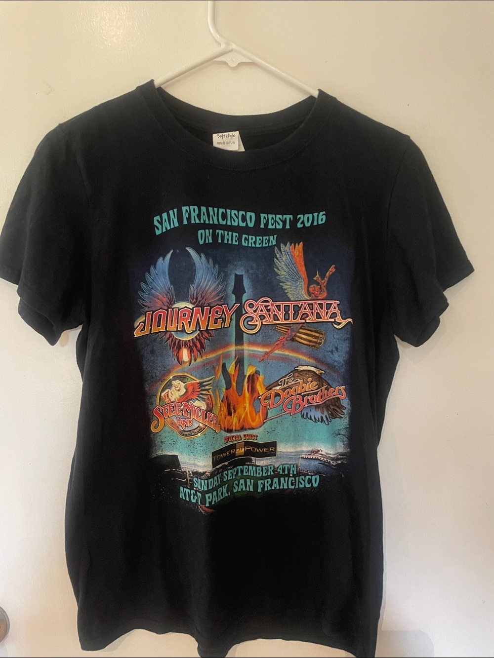 Gildan Black Short-Sleeve Band 2016 on the Green Journey Santana Multicolor